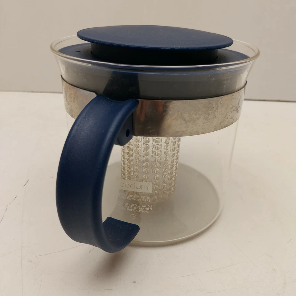 Bodum Glass Teapot Dark Blue With Infuser 1 Quart - Image 3 of 4