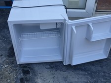 SIA White Table Top Mini Fridge, Freestanding 1 Door Ice Box Manual Defrost