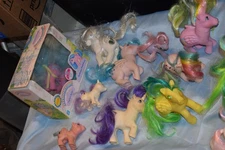 VINTAGE MY LITTLE PONY LOT OF 33 -HASBRO- HONG KONG-CHINA
