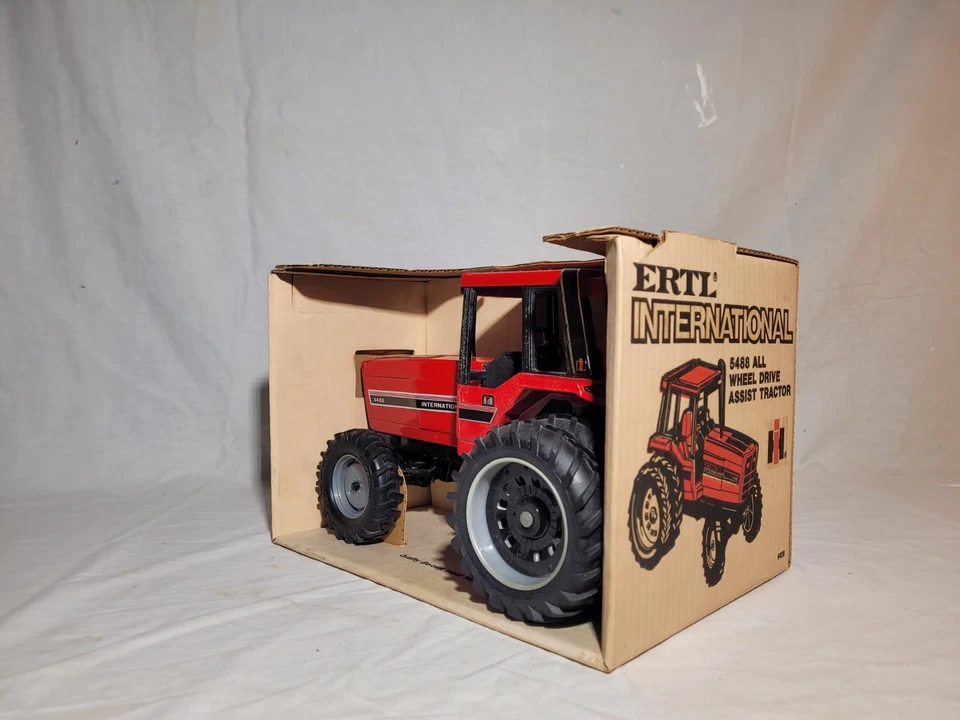 1/16 ERTL CASE INTERNATIONAL 5488 FRONT WHEEL ASSIST W/REAR DUALS SEE DESCR - Image 2 of 4