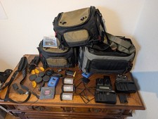 Accesorios Canon EOS: 3 x cargador LC-E4 N, etc. 3 x batería LP E19 3 bolsas Tenba y mucho más
