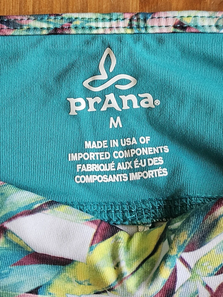 Leggings de yoga capri recortados con estampado de palmeras tropicales PrAna Roxanne talla M Foto 4 de 4