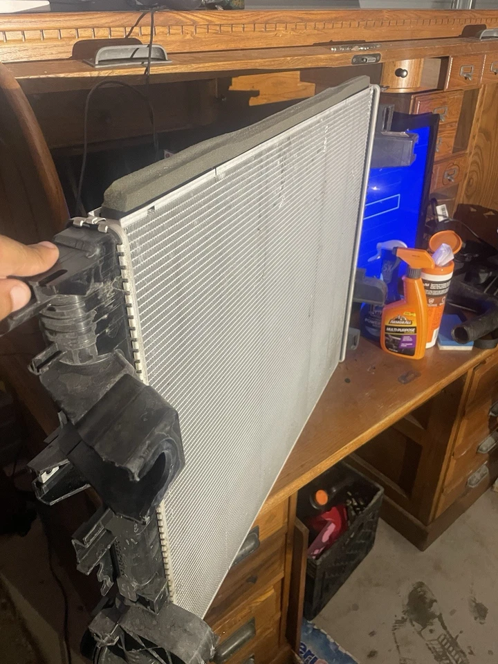 Dodge Ram 1500 2025 radiador 1 k OEM Foto 4 de 4