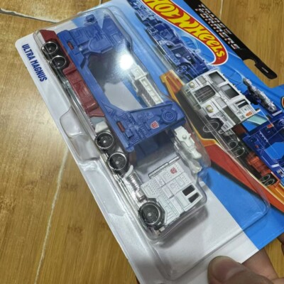 Hot Wheels 2024 Track Fleet Transformers ultra magnus 1:64 Diecast Model Car