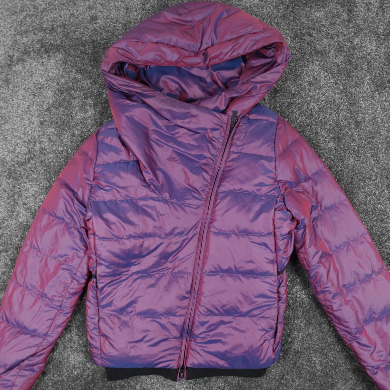 Nike Womens Down Puffer Jacket Size Medium Iridescent Asymmetric Purple 854767