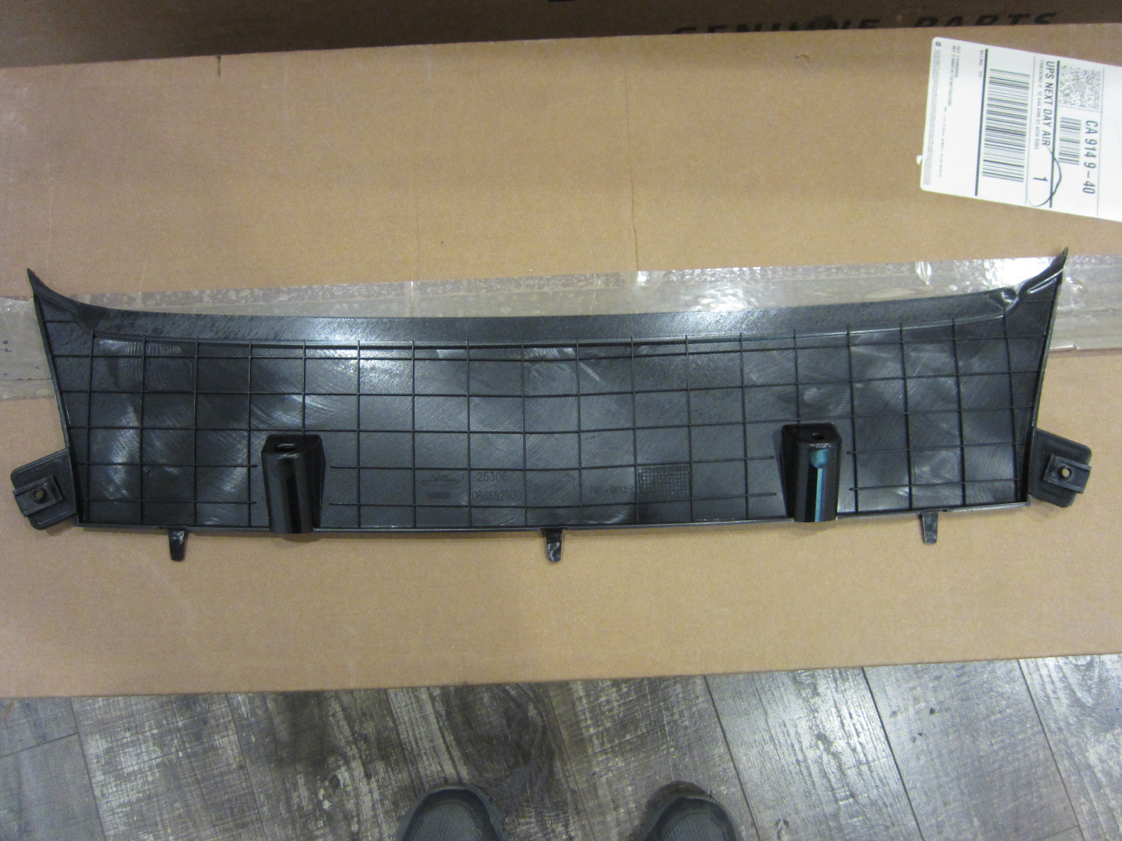 Ferrari 488 GTB. Complete Rear Spoiler Duct Upper/Air Intake. Part# 86652800
