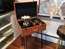 VALIGIE COMODINO / BAR. / VANITY. GAMBE A FORCINA. OOAK