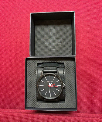 Nixon x Metallica Sentry Leather Seek & Destroy Watch NEW IN BOX Never Worn
