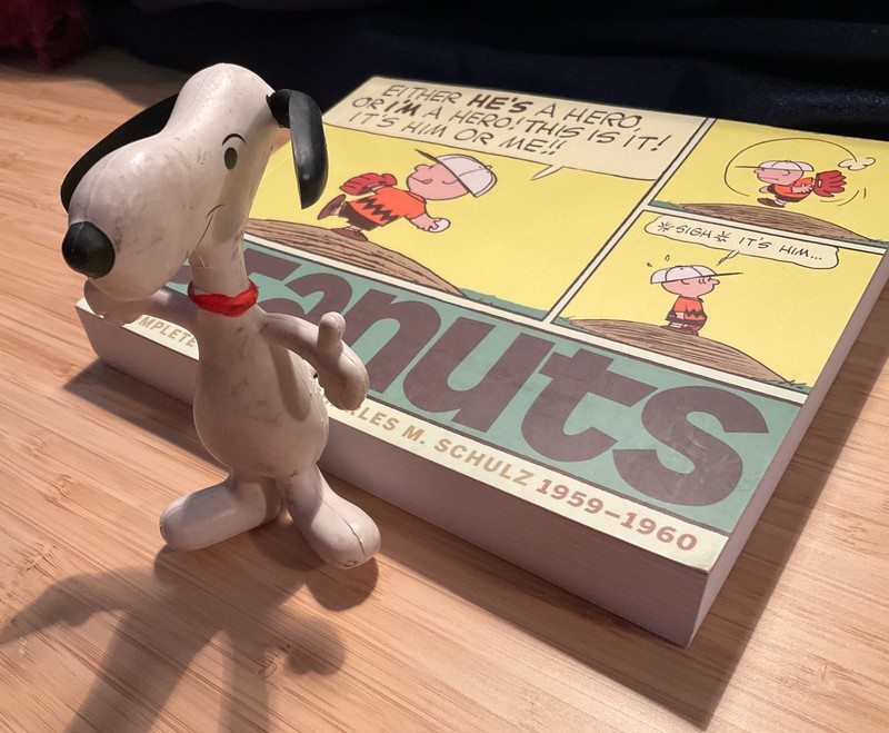 The Complete Peanuts 1959-1960 (Paperback or Softback) with poseable Snoopy toy!