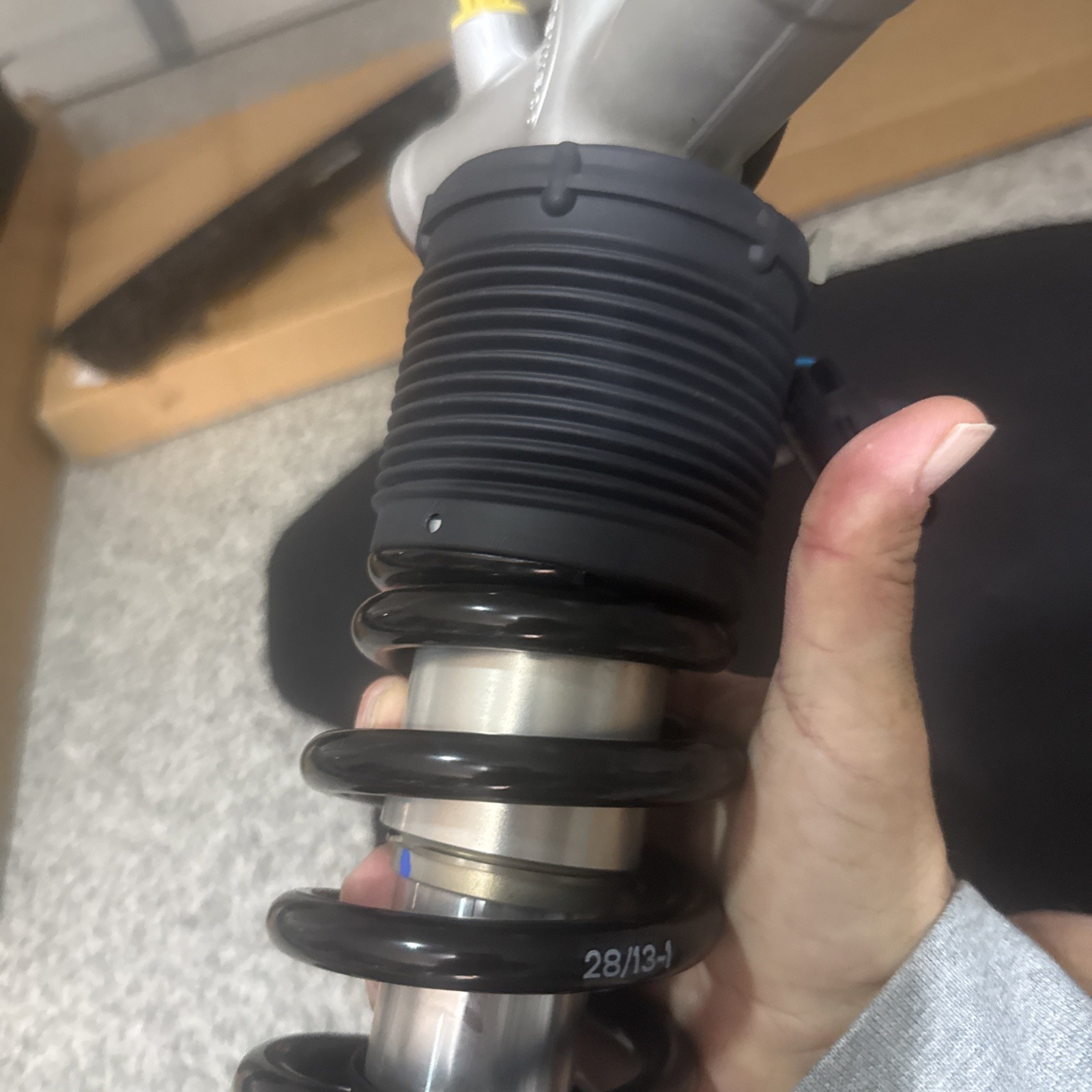 New Front Left Suspension Shock Spring Strut Assembly For 2015-2017 McLaren 650S