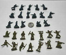  32 Vintage Mini-Tiny US ARMY/German Soldiers Lot of 32/Unbranded