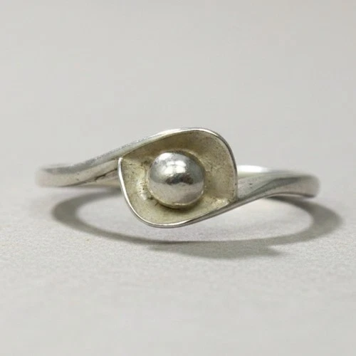 Sterling Silver Modernist Ring with Silver Ball Sculptural Design 925