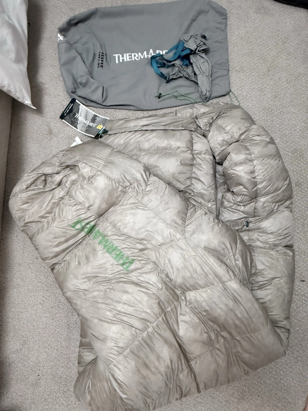 Therm-a-Rest Vesper Quilt 20 Ultralight Down Quilt Nikwax Hydrophobic 20F/-6 Reg
Opens in a new wind