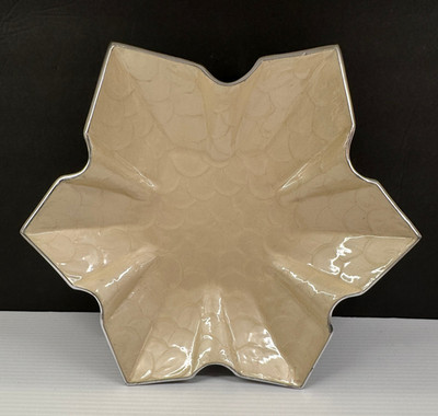 Julia Knight- Illume 15'' Platter ''Snow'' Thumb Swirl Enameled Snowflake Bowl