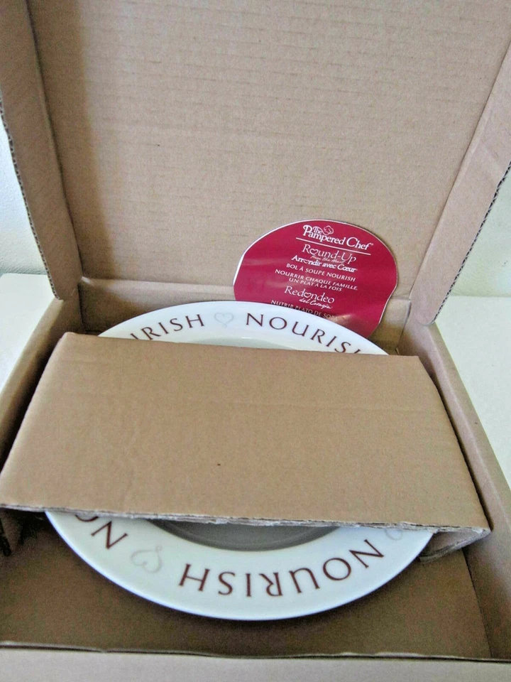 Pampered Chef 2014 Roundup From The Heart Nourish Soup Bowl #2949 Porcelain - Image 2 of 4