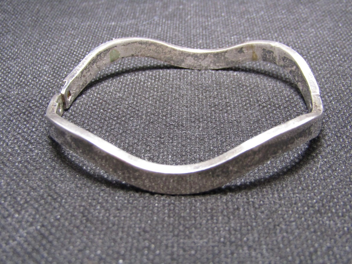 925 Sterling Silver Wave Cuff Bangle Bracelet 23.3 grams 8