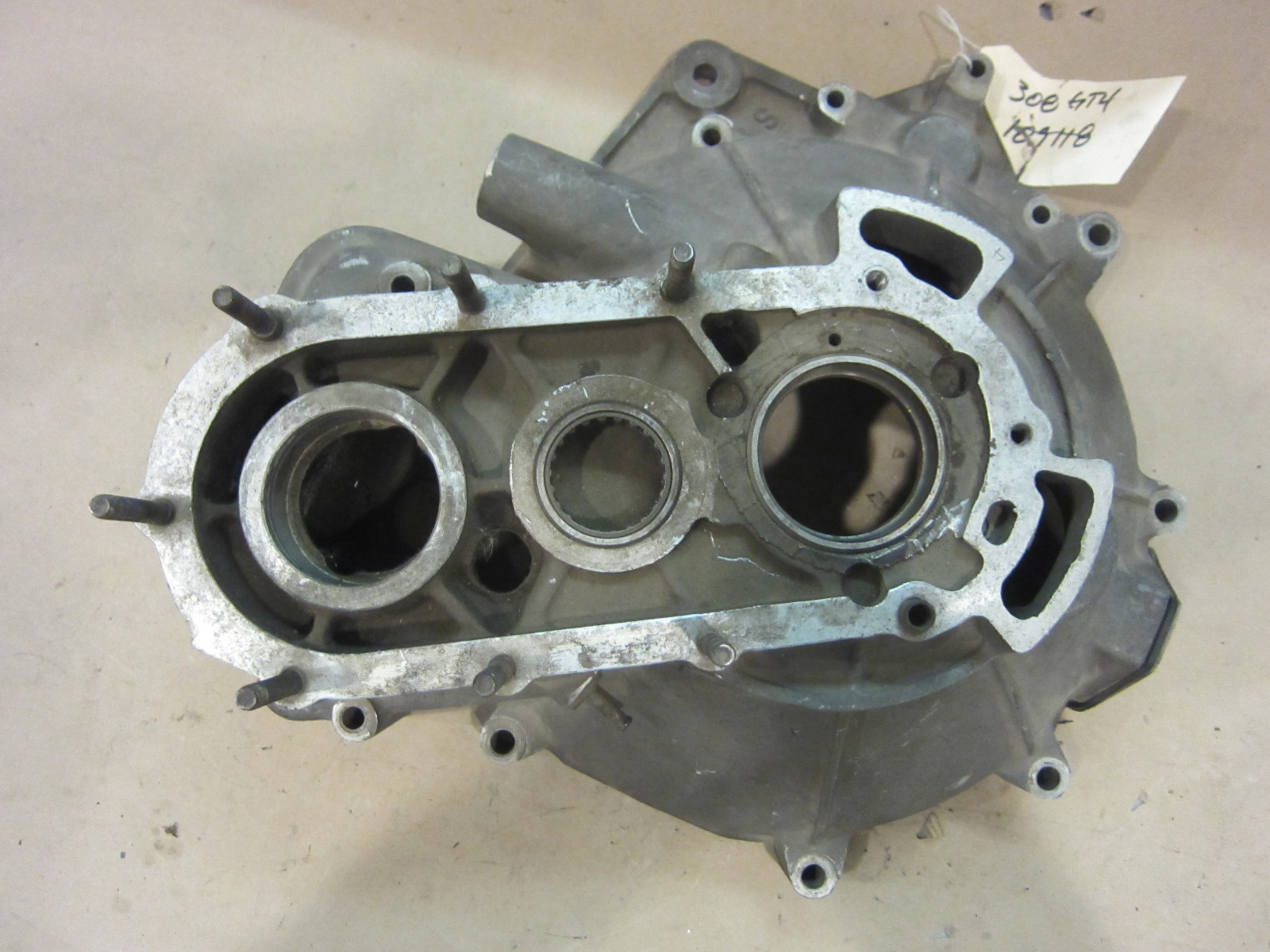 Ferrari 308 QV, 328 - Clutch / Bell Housing # 116801 / 127752