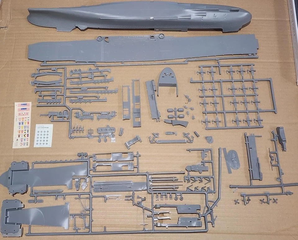Vintage Revell 1/480 CV-6 USS ENTERPRISE – The BIG E - Image 2 of 4