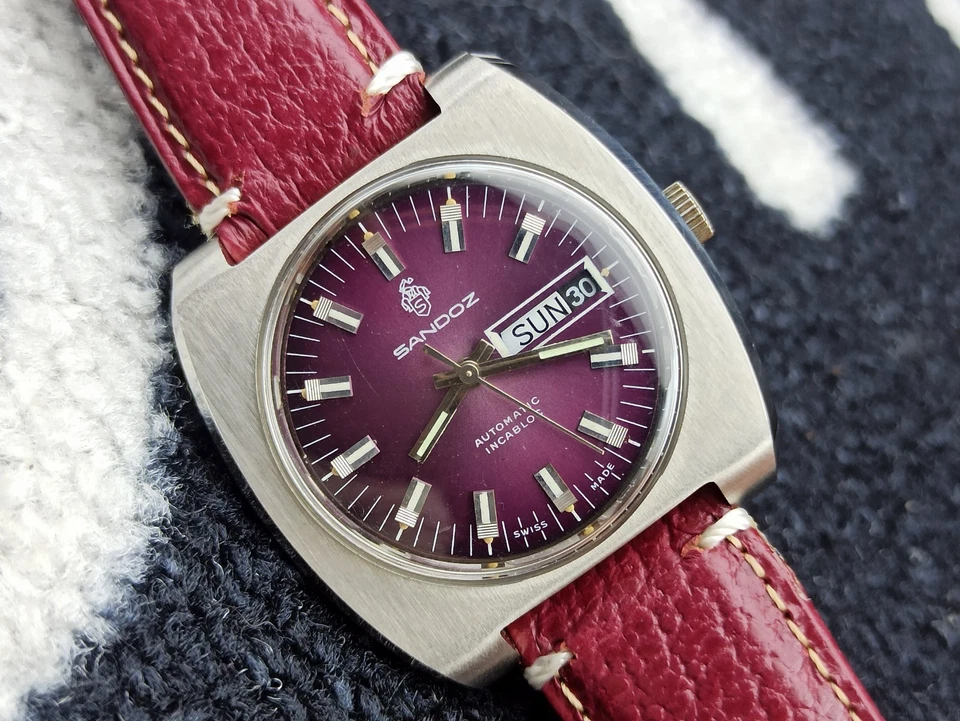 Reloj Pulsera Estilo Informal Sandoz Esfera Púrpura Elegante Suizo De Colección Foto 3 de 4