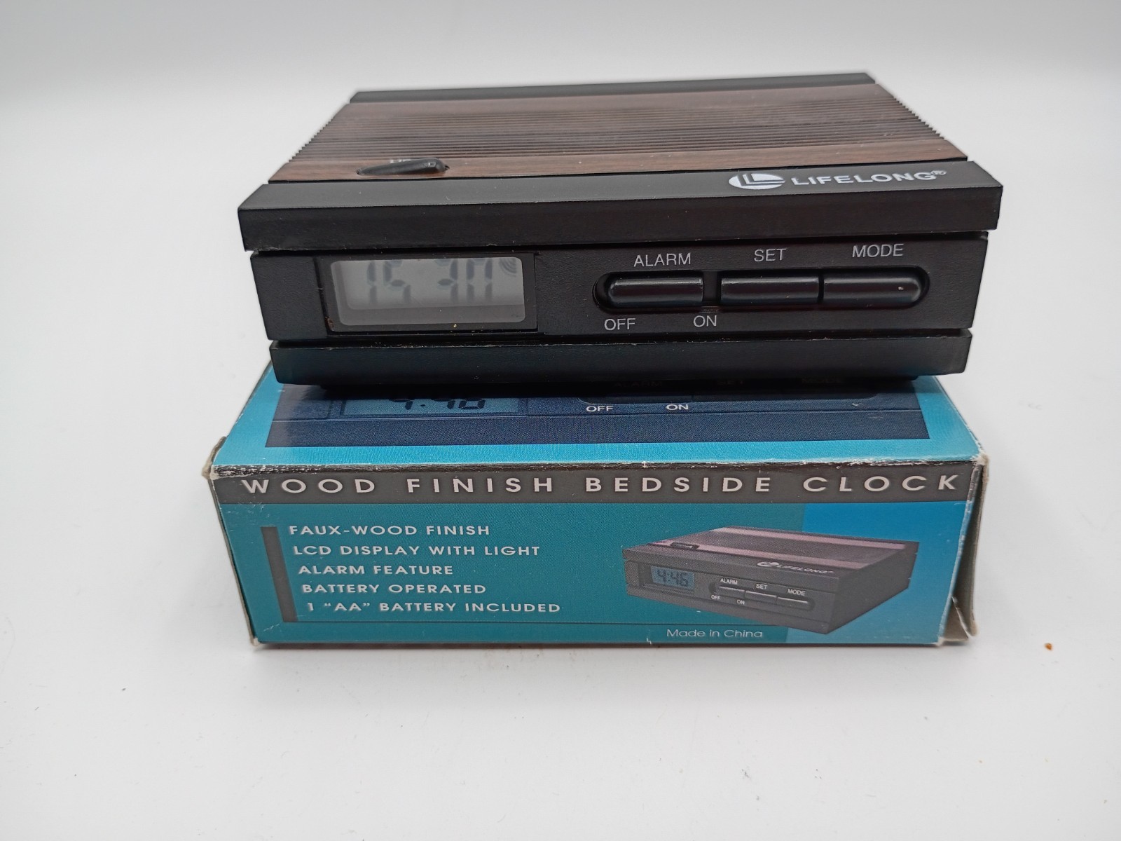 Vtg Lifelong Wood Finish Clock Alarm, Portable, Travel Battery Powered Orig Box