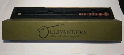 Wizarding World of Harry Potter Vine 10 Ollivander's Interactive Wand W/ Box Map