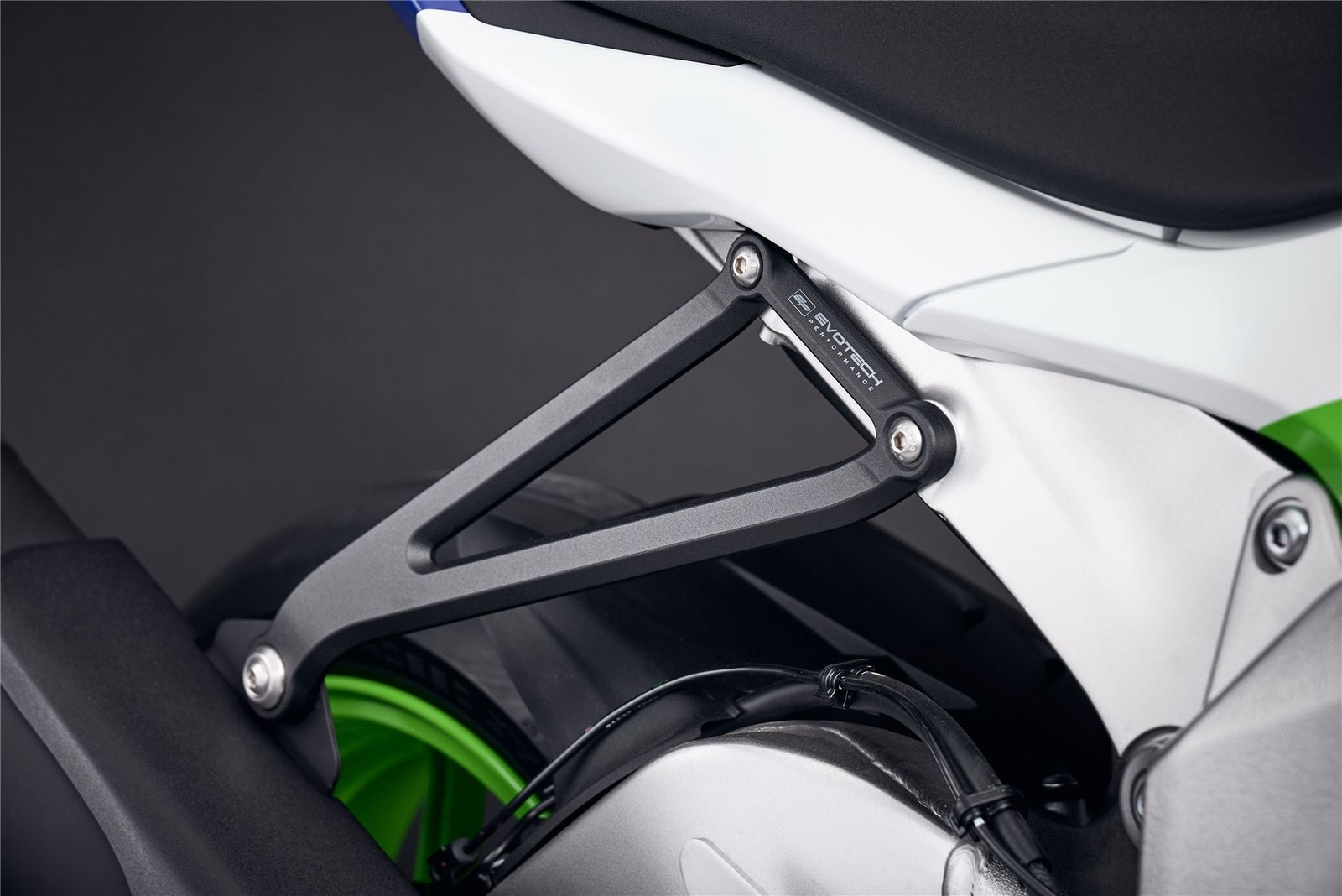 Evotech Kawasaki Ninja ZX-6R Exhaust Hanger & Pillion Footpeg Removal Kit 2024+
