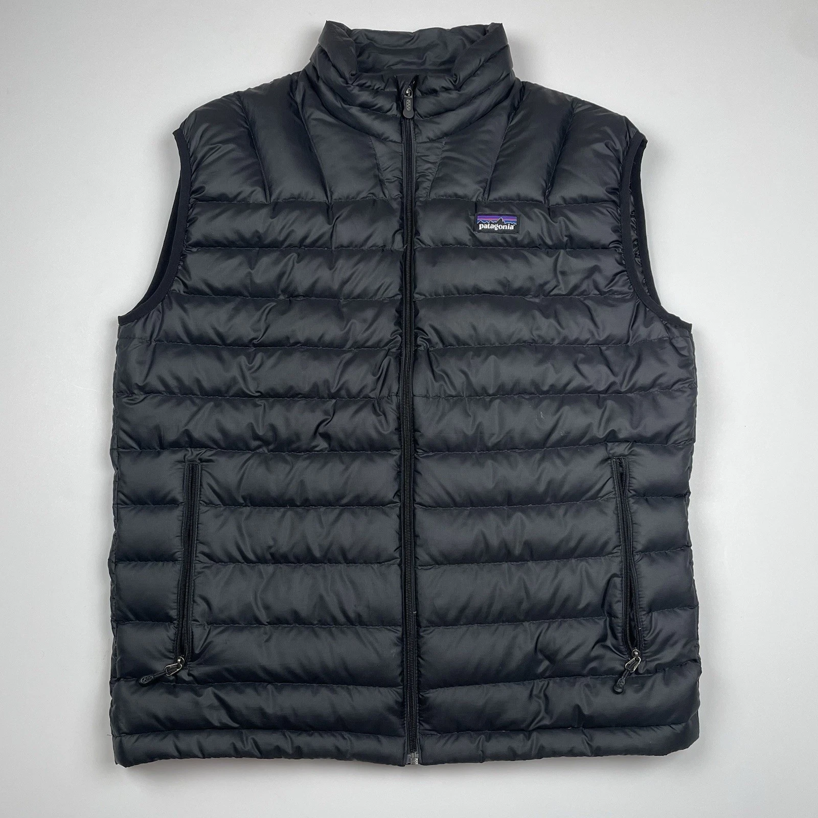 Patagonia Vest Men’s Medium Goose Down Puffer Black Sweater Quilted Outdoors
