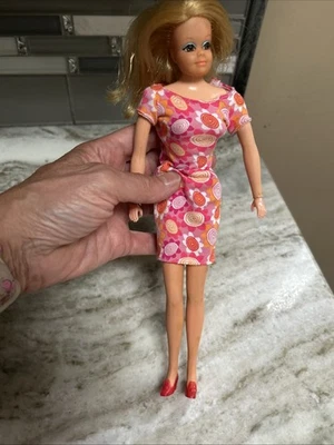 Vintage Barbie Mattel 1968 Articulated Blonde Twist & Turn Eyelashes - Image 1 of 4