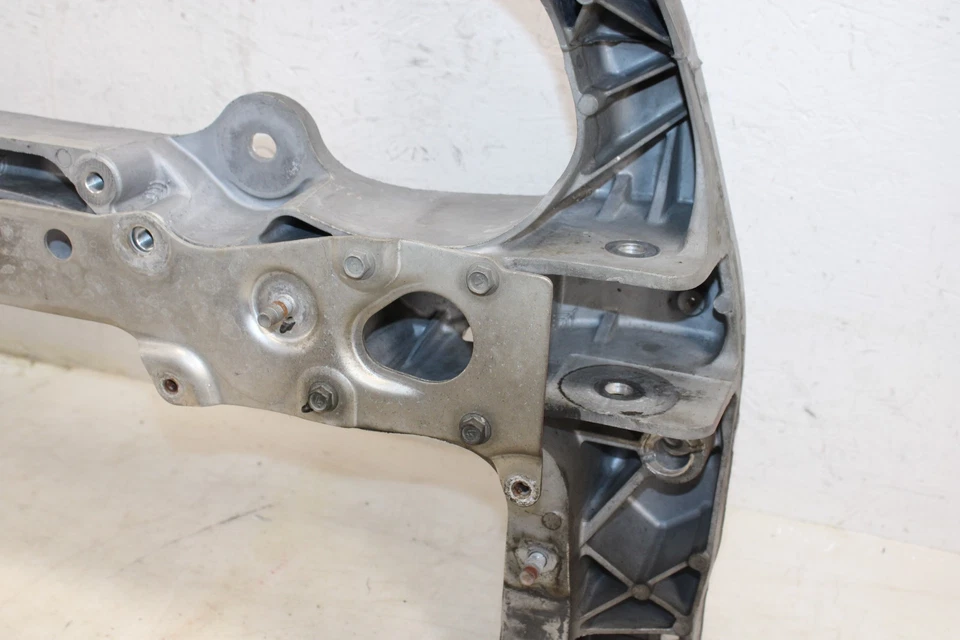 Infiniti Q60 G37 2008-2015 cupé tracción trasera submarco delantero travesaño OEM MI67 Foto 4 de 4