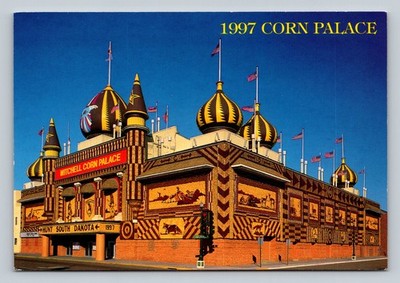 1997 Mitchell Corn Palace South Dakota Hunting Scenes Postcard