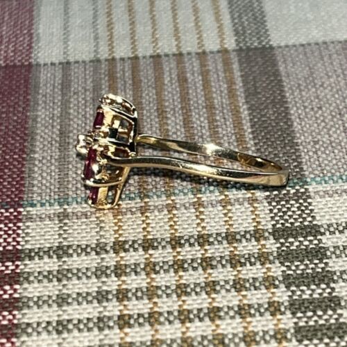 VTG 1960s 14kt Yellow Gold Cluster Ruby Diamond Cocktail Ring Size 8.5 - Picture 3 of 5