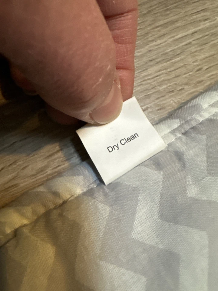 Edredón para bebé/niño pequeño Rajrang con patrón de bloques de ballenas en amarillo pálido y gris Chev Foto 4 de 4