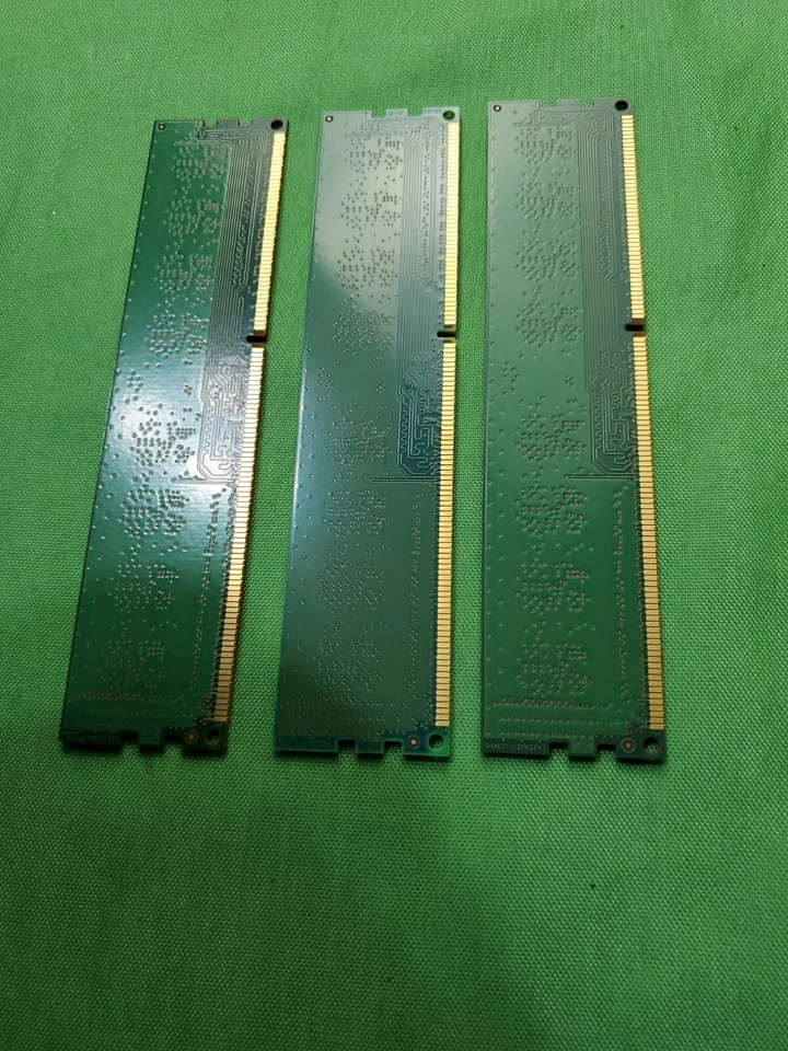 3 Lot Samsung M378B5173DB0-CK0 4GB DDR3-1600 PC3-12800U 1Rx8 Desktop Memory - Image 4 of 4