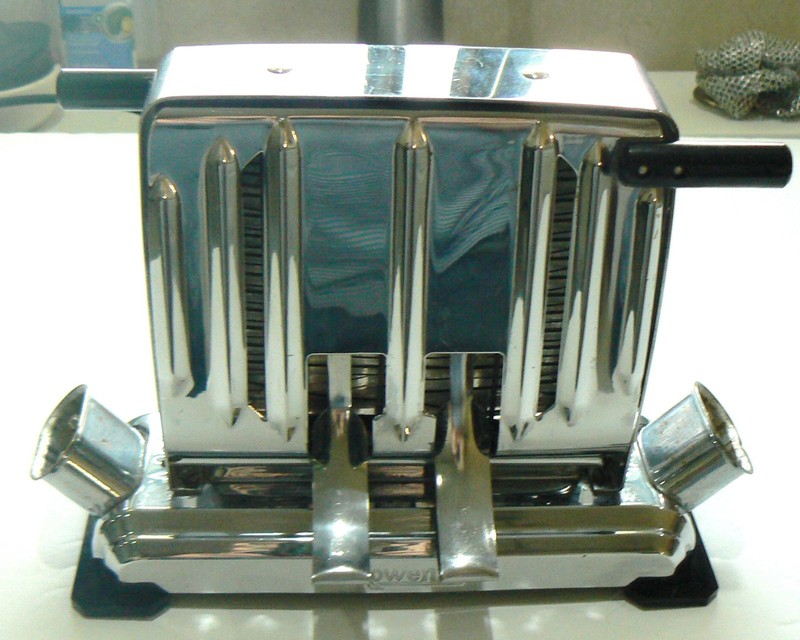 Rowenta double plugged toaster, 120 volts and 220 volts, beautiful shape
