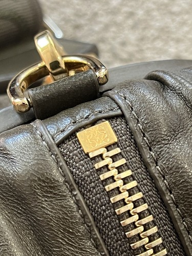 Borsa grande "bracciale" Loewe con cinturino jacquard anagramma - Foto 6 di 8