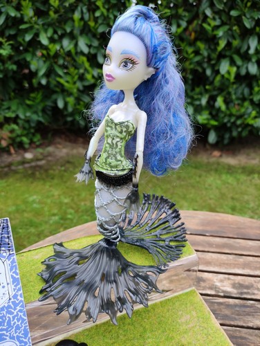MATTEL Monster High Puppe Freaky Fusion SIRENA VON BOO Doll --TOP-- mit Buch - Picture 2 of 4