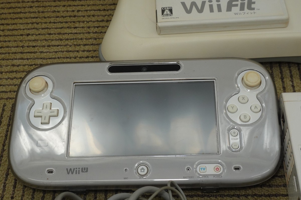 Nintendo WiiU 32GB white WUP-001 working item software wii fit etc