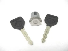 2506723C92 INTERNATIONAL CAB DOOR LOCK WITH KEYS 3545628C2 2506723C91