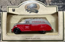 LLEDO DAYS GONE CHEVRON STANDARD OIL STREAMLINE TANK TRUCK DIE CAST METAL CAR