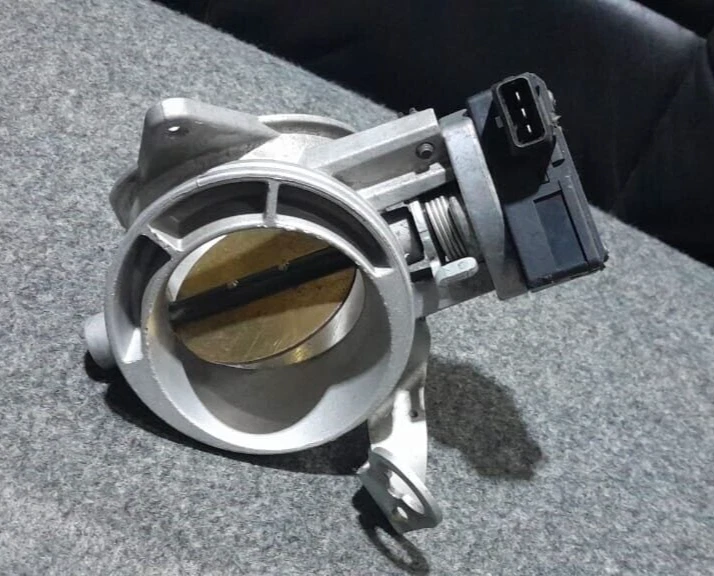 BMW E36 328I 3.2 / S52 M3 1995-1998 Cuerpo acelerador secundario 13631703562 Foto 4 de 4