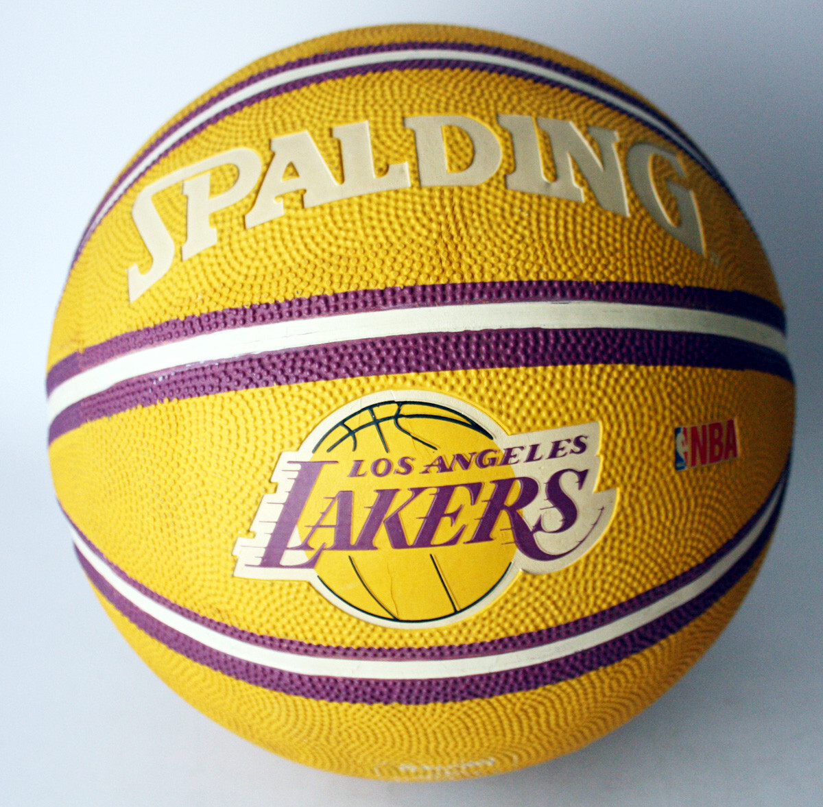 RARE 2010 SPALDING LAKERS KOBE BRYANT OUTDOOR BASKETBALL GAME BALL