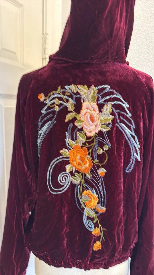 Sudadera con Capucha Paparazzi Terciopelo Floral Bordada Talla L Usada Y2k Whimsigoth Foto 4 de 4