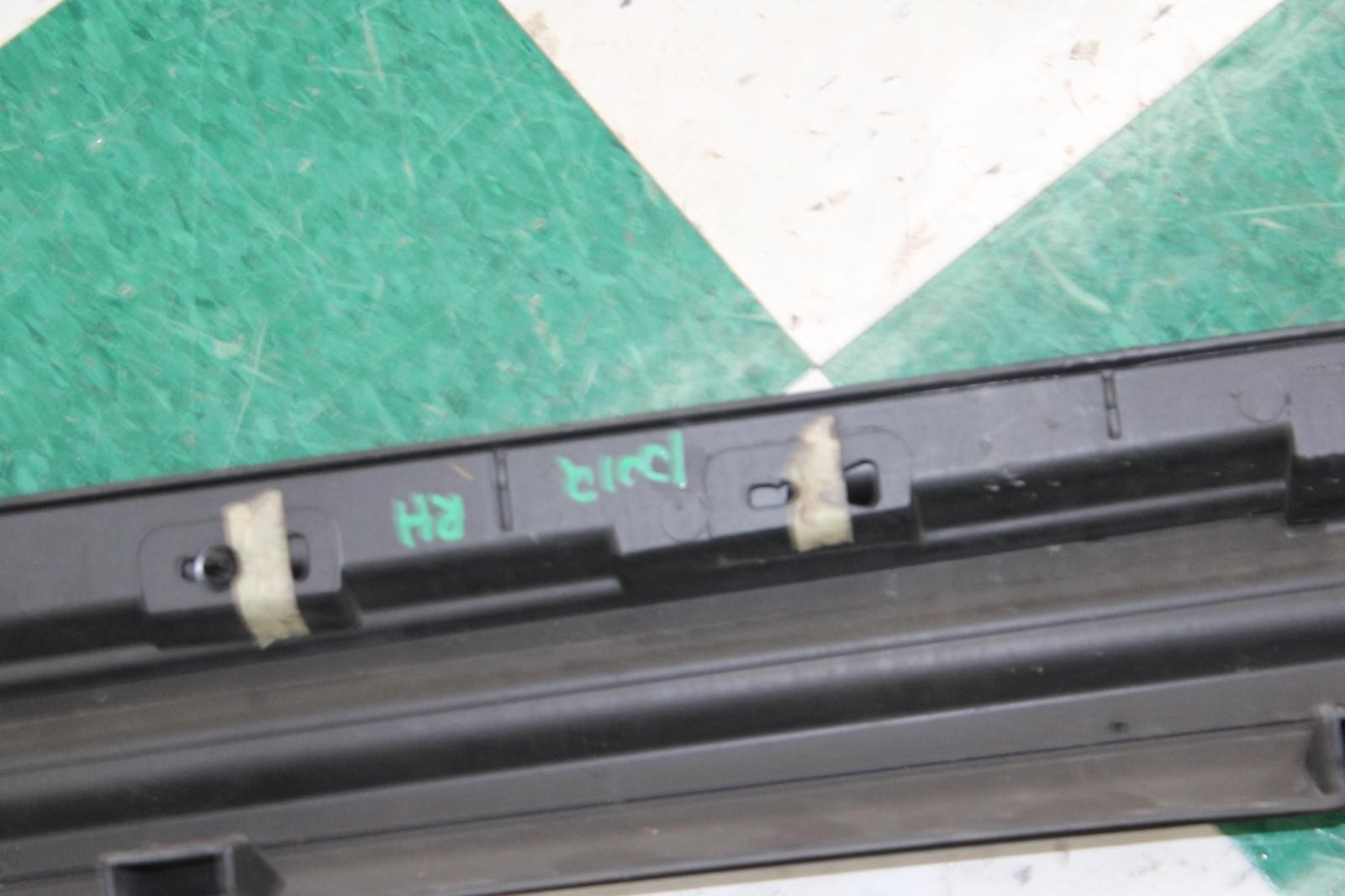 14-24 Ghibli *DMG* Noble Blue Passenger Right RH Rocker Molding Side Skirt OEM