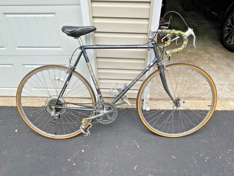 Vintage 1984 Fuji Sagres Bicycle | Original Mechanicals | Valite Tubing
