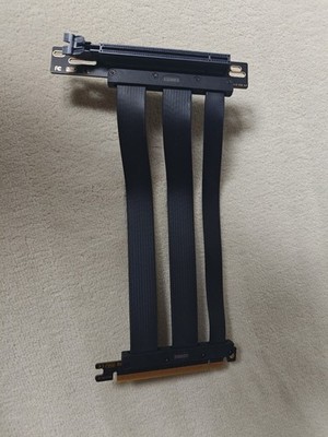 AsiaHorse PCIe 4.0 x16 GPU Riser-Kabel (20cm)   EMI-geschirmt, 30 AWG, 25 Gbit/s