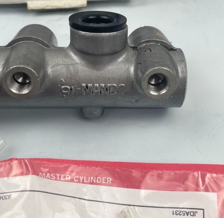 Cilindro maestro de freno 11-2994 OEM Reman, sin ABS para Dodge Hyundai en la tabla Foto 3 de 4