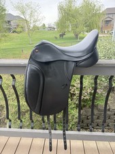 Thorowgood Dressage Saddle 17 in Black Change...