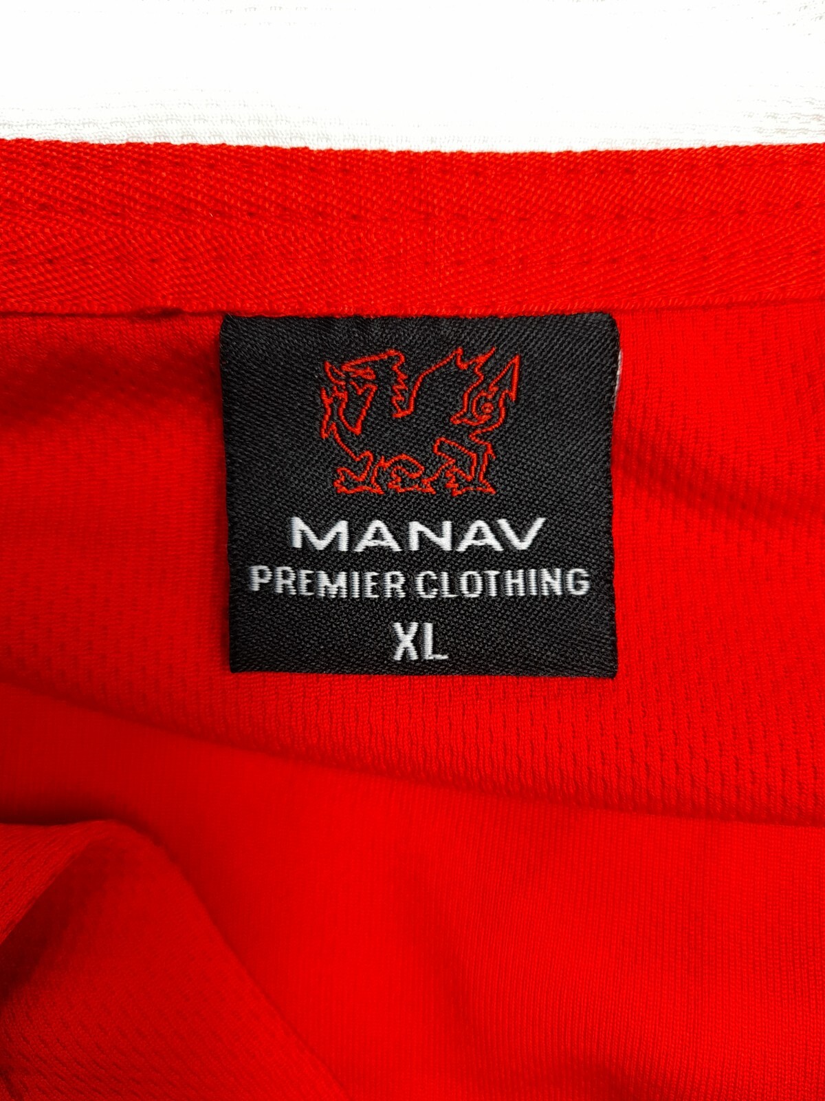 WELSH RUGBY SHIRT MENS Size XL MANAV CYMRU WALES Red Short Sleeve RUGBI