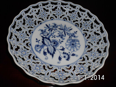 MEISSEN  Durchbruch-Schale 24,5cm  Zwiebelmuster 1. Wahl  , mit Punkt 1924/34 ..
