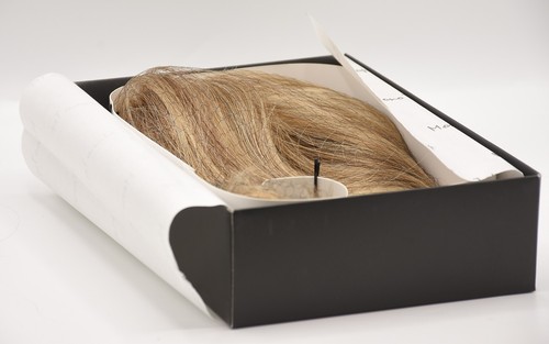 TOP STYLE 12" Synthetic Topper JON RENAU, 14/26 Color Warm Blonde (No Dark Root) - Picture 7 of 12